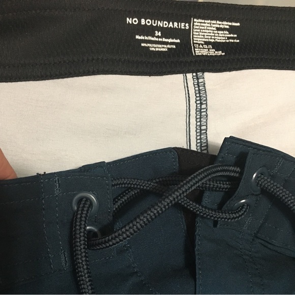 Mens Tropical Surf 🏄‍♂️ shorts - Picture 6 of 10